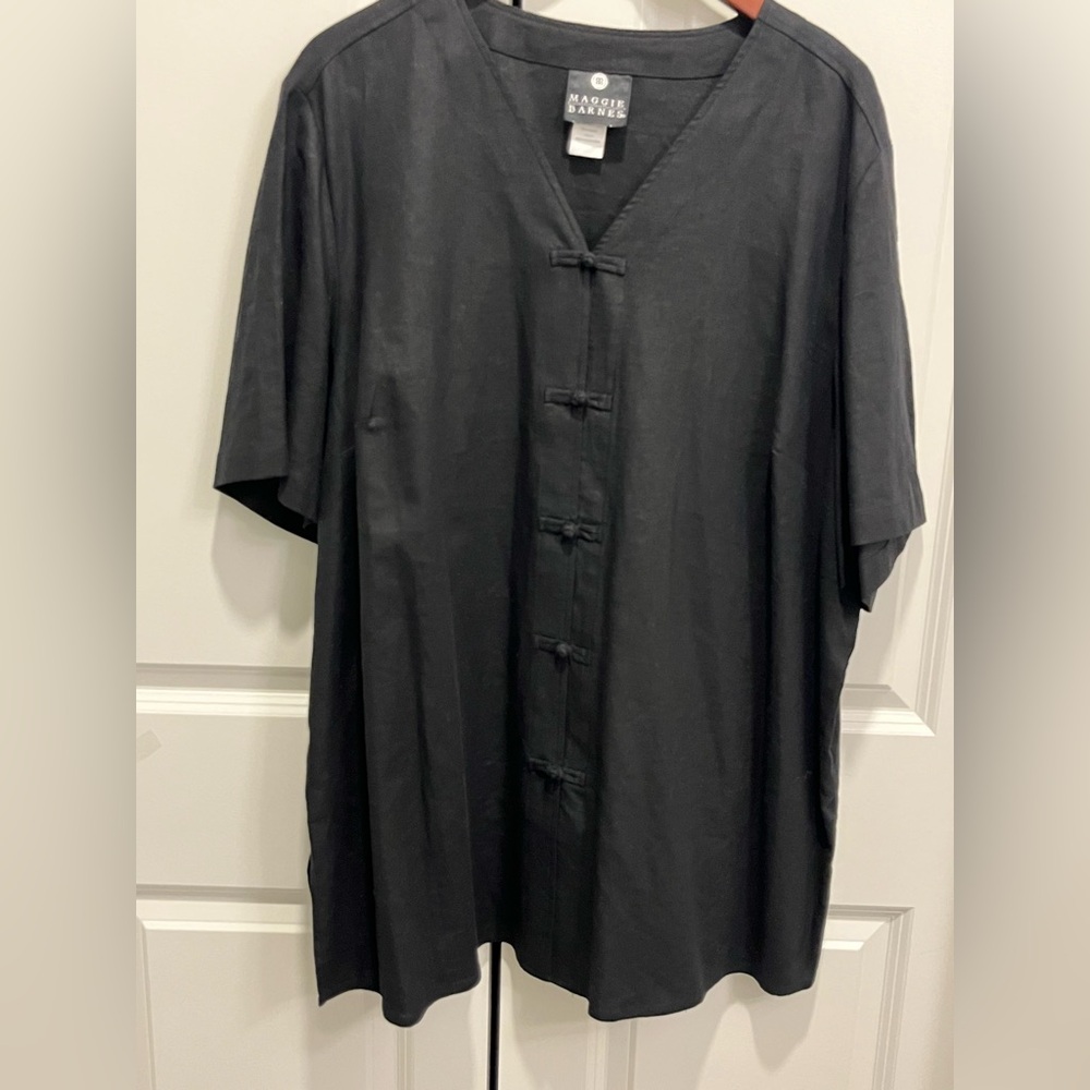 Maggie Barnes Black Linen Blend Tunic Top Toggle Women’s Size 26W Asian Art Boho